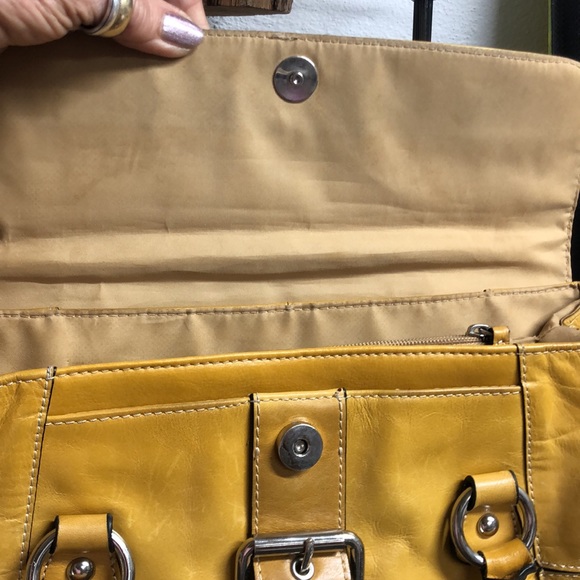 Giani Bernini yellow mustard purse - Picture 4 of 11